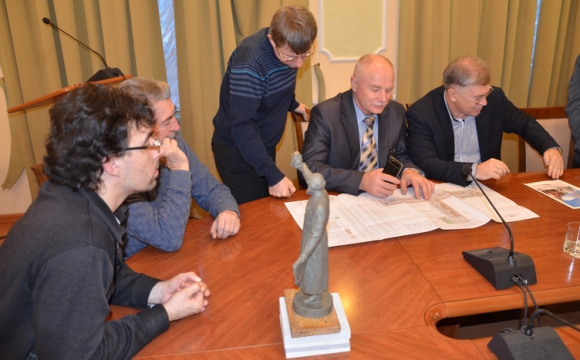 В сквере Ворошилова планируют установить памятник Хренникову